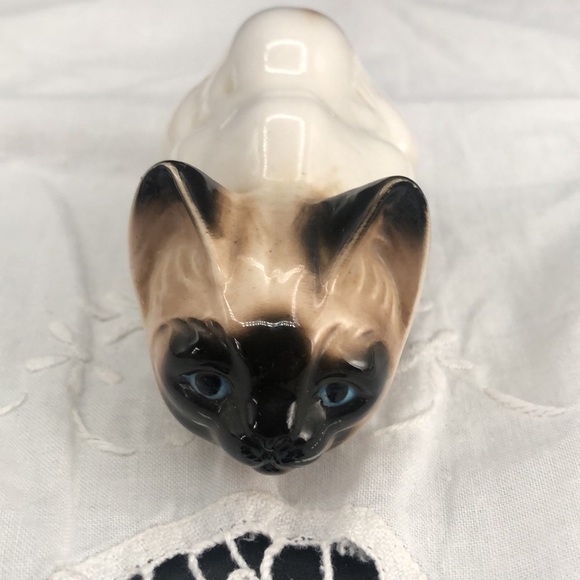 Vintage Enesco Porcelain Siamese Kitty Cat Shelf Sitter Peering Over the Edge - Picture 2 of 6